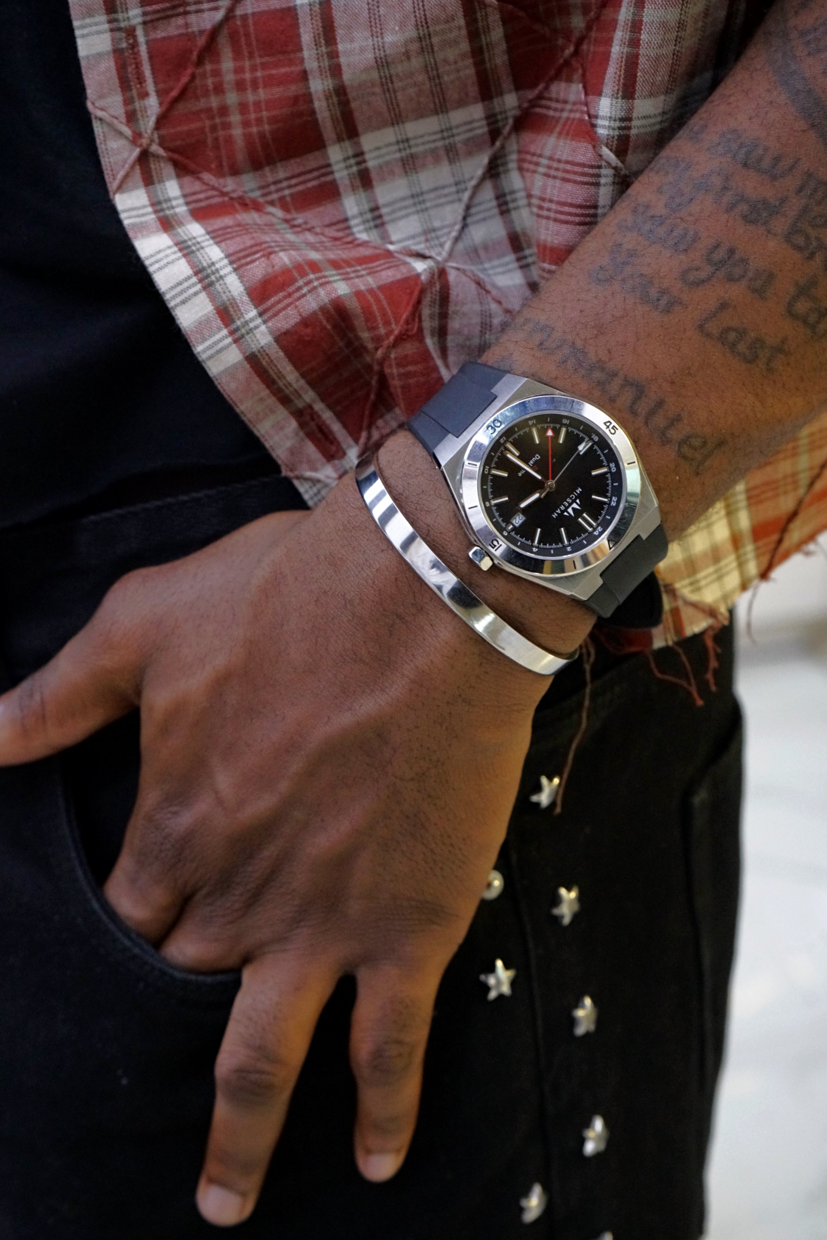 GMT Dual Time - Black with Rubber Strap