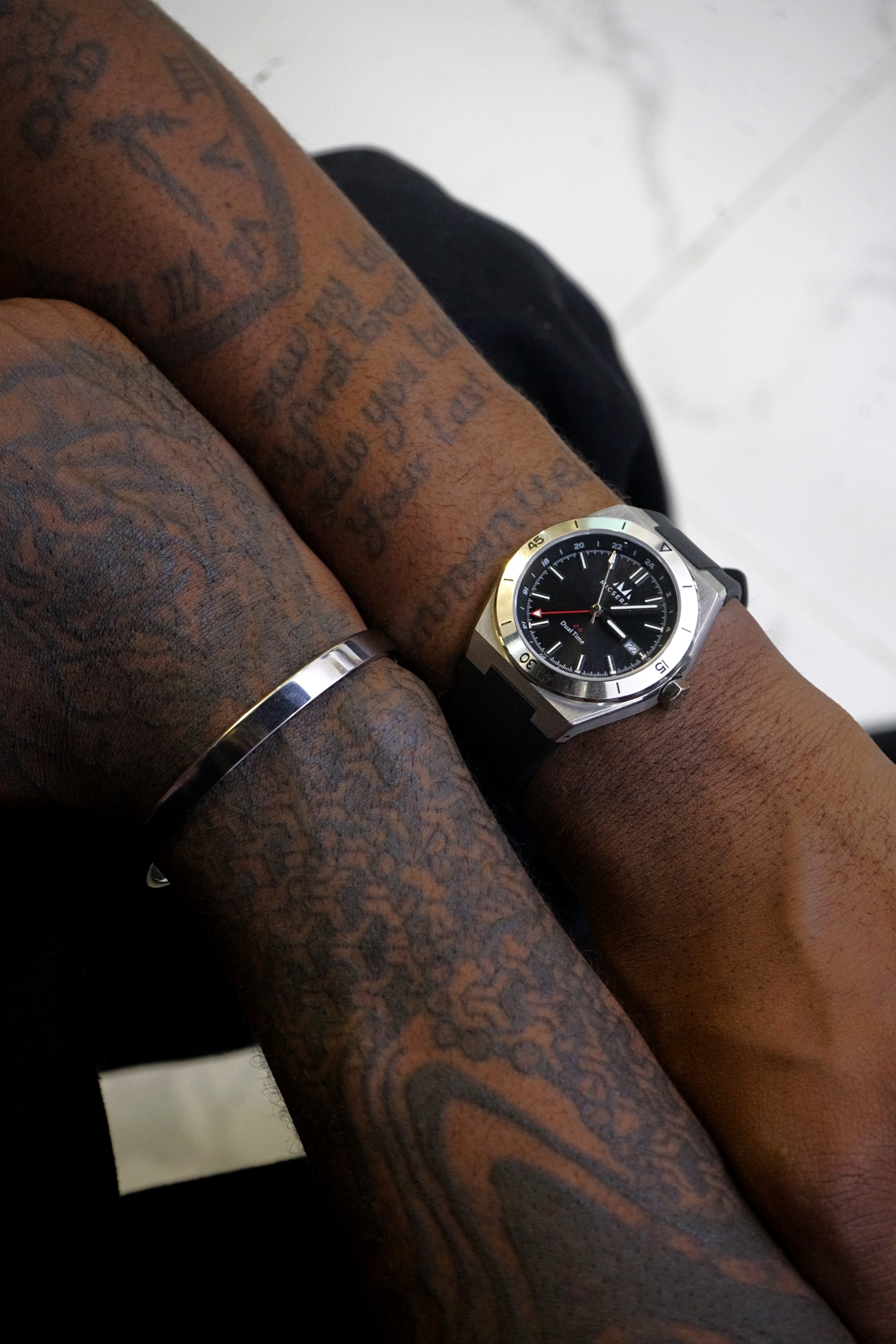 GMT Dual Time - Black with Rubber Strap