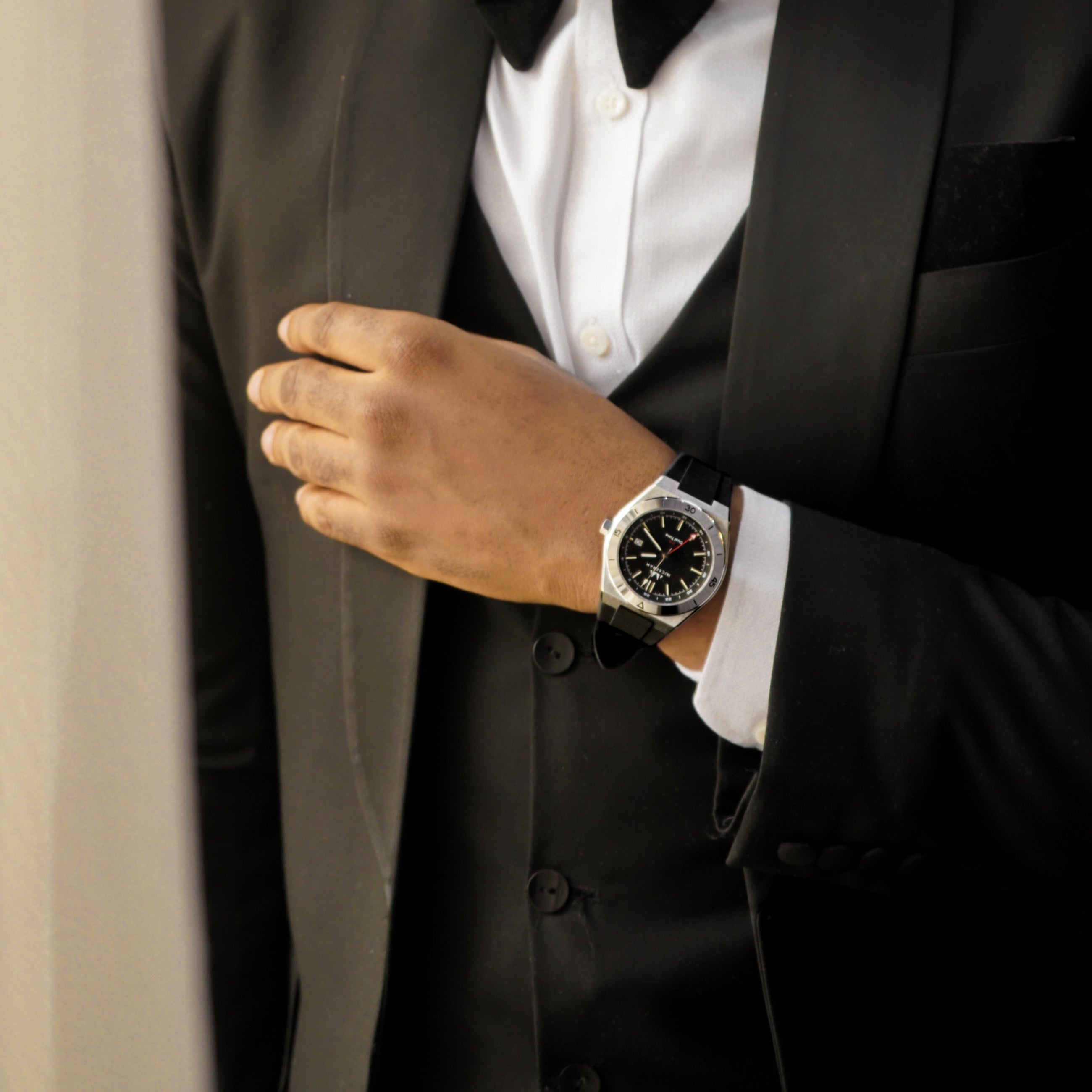 GMT Dual Time - Black with Rubber Strap