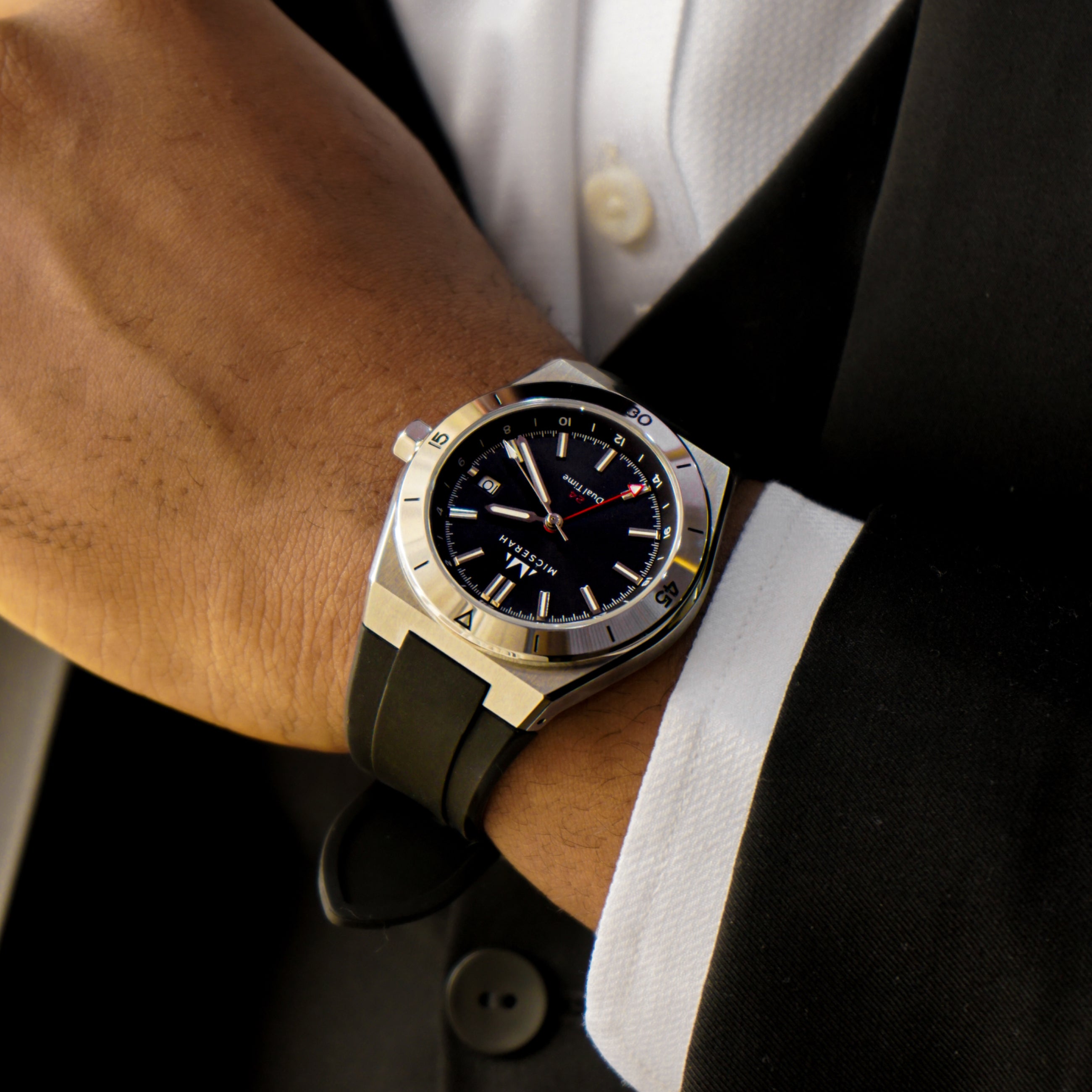 GMT Dual Time - Black with Rubber Strap