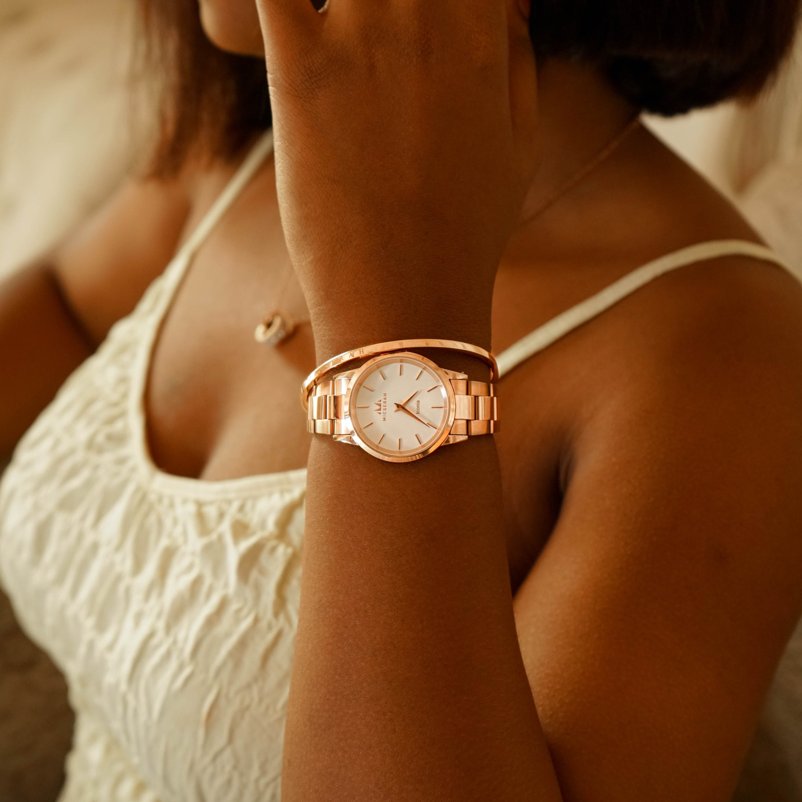 Iconia White