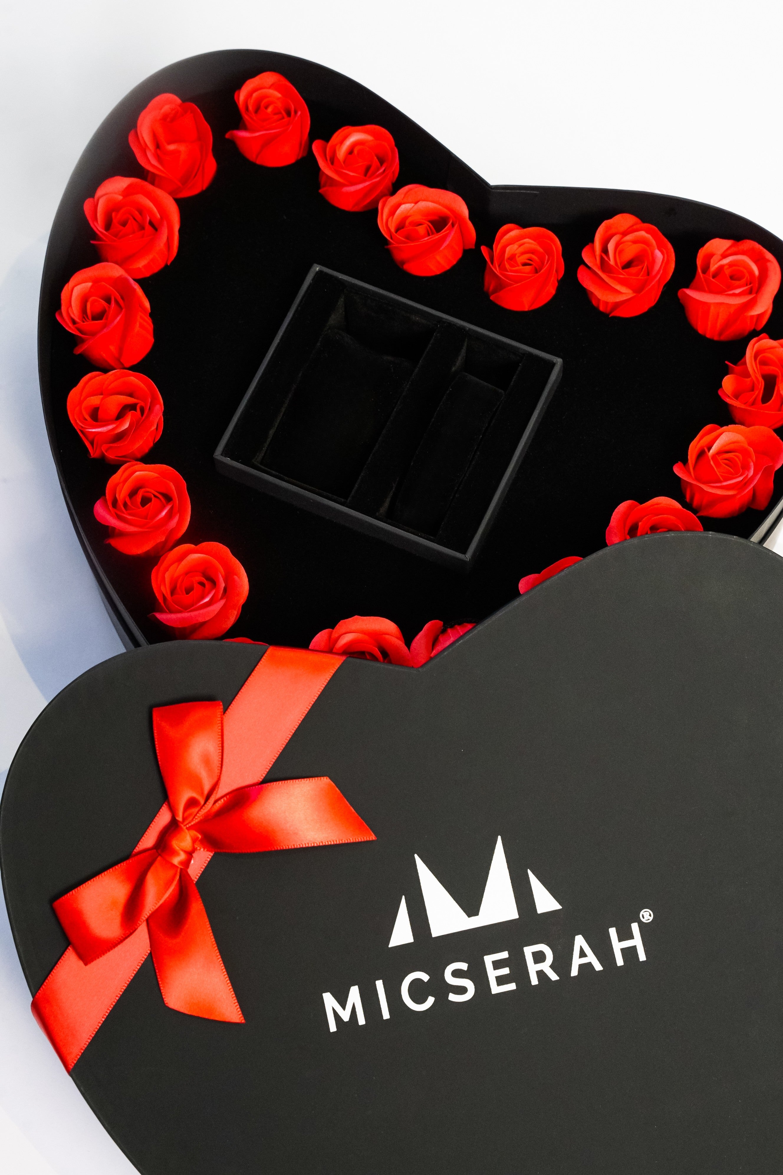 Boyfriend Gold Silver × Amoura Bracelet (With Flower Box)