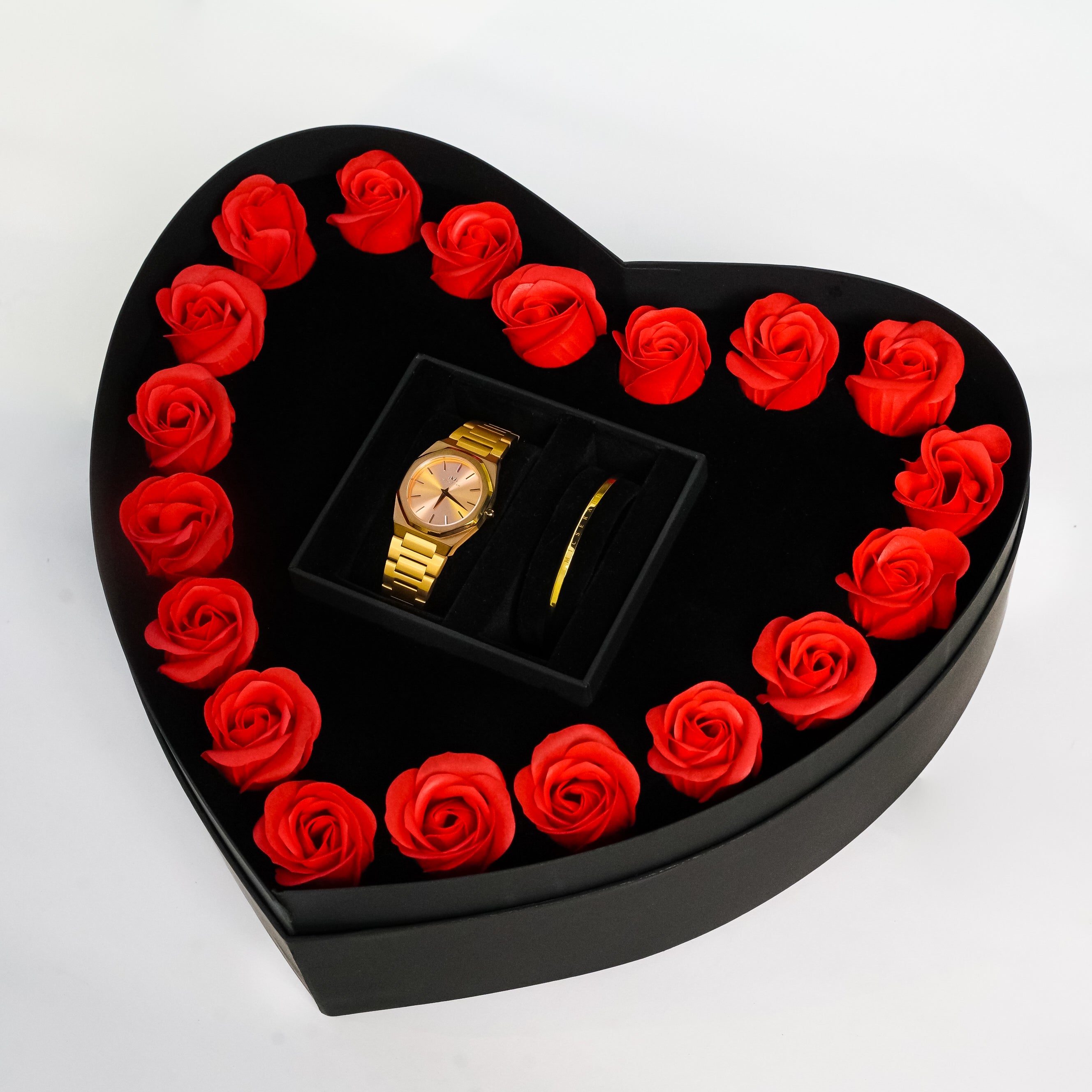 Boyfriend Rose × Royal Cuff Rose (With Flower Box)