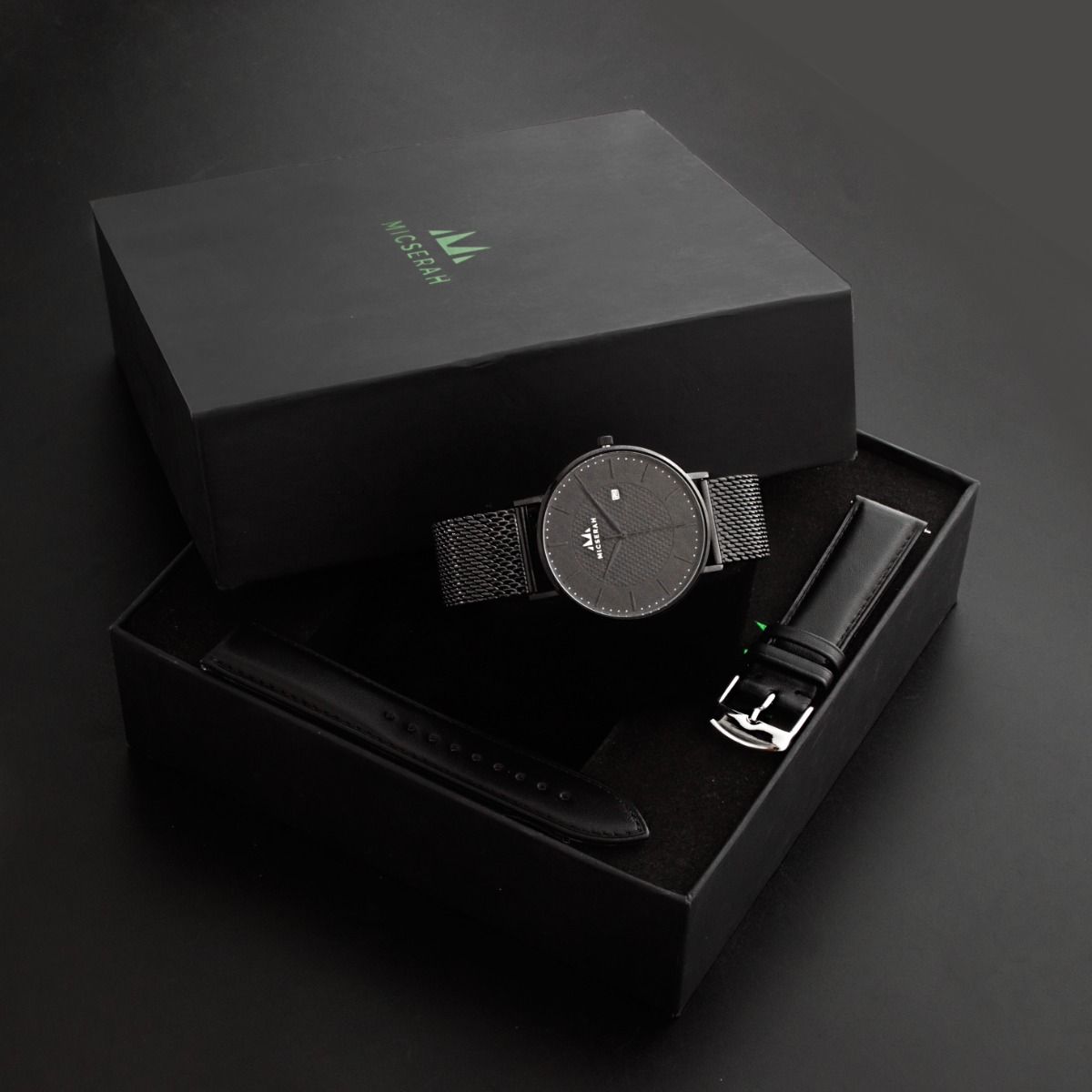 MOTIVE-BLACK with extra leather strap