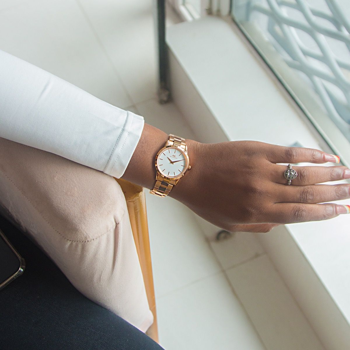 Iconia White