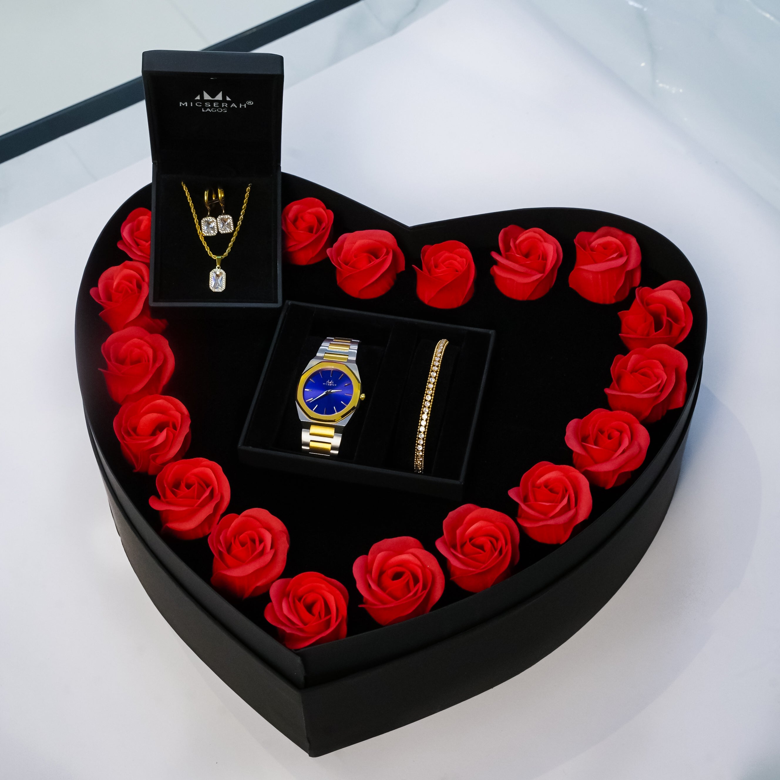 Boyfriend Gold Silver × Amoura Gold Bracelet × Golden Éclat Set (With Flower Box)