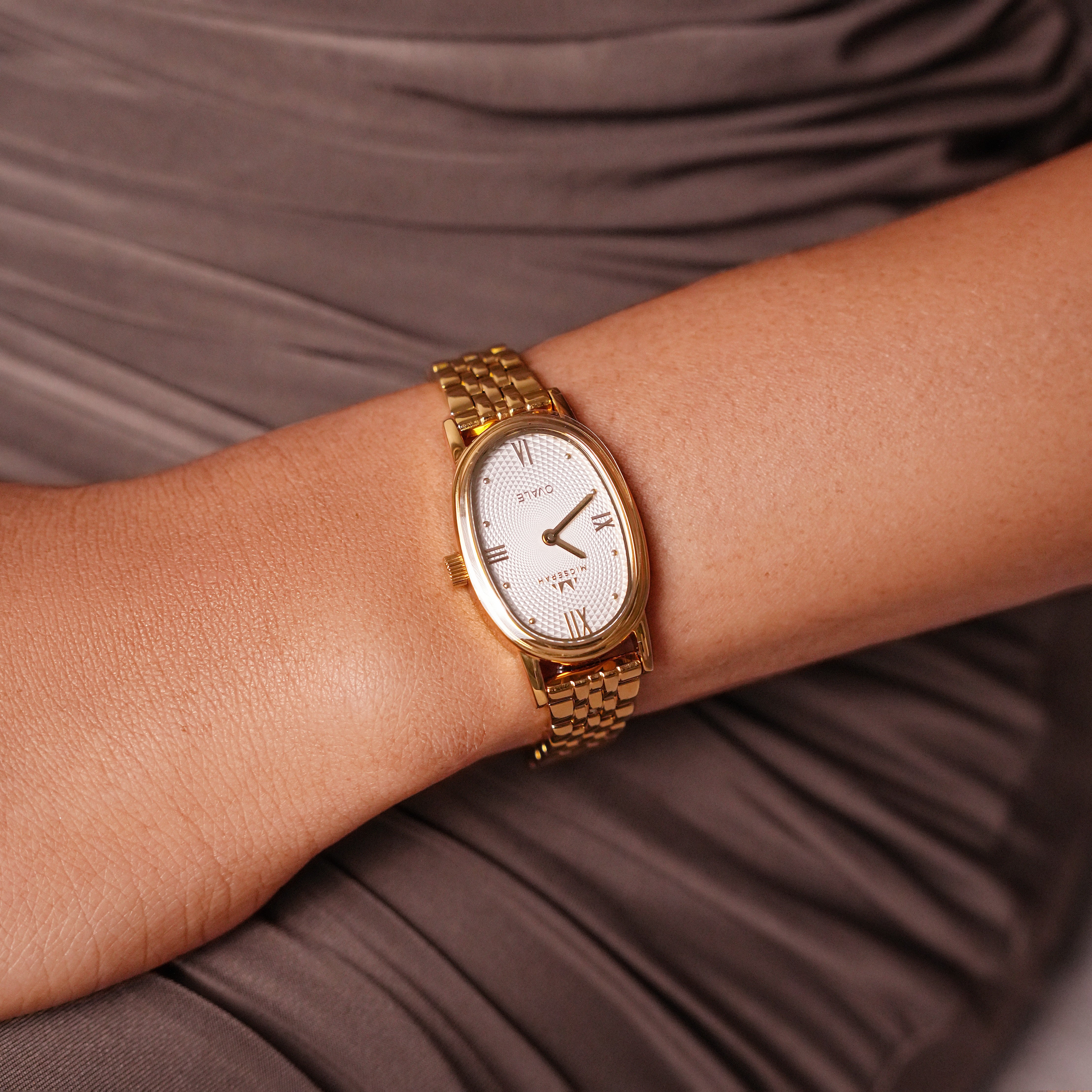 Ovale – Gold White
