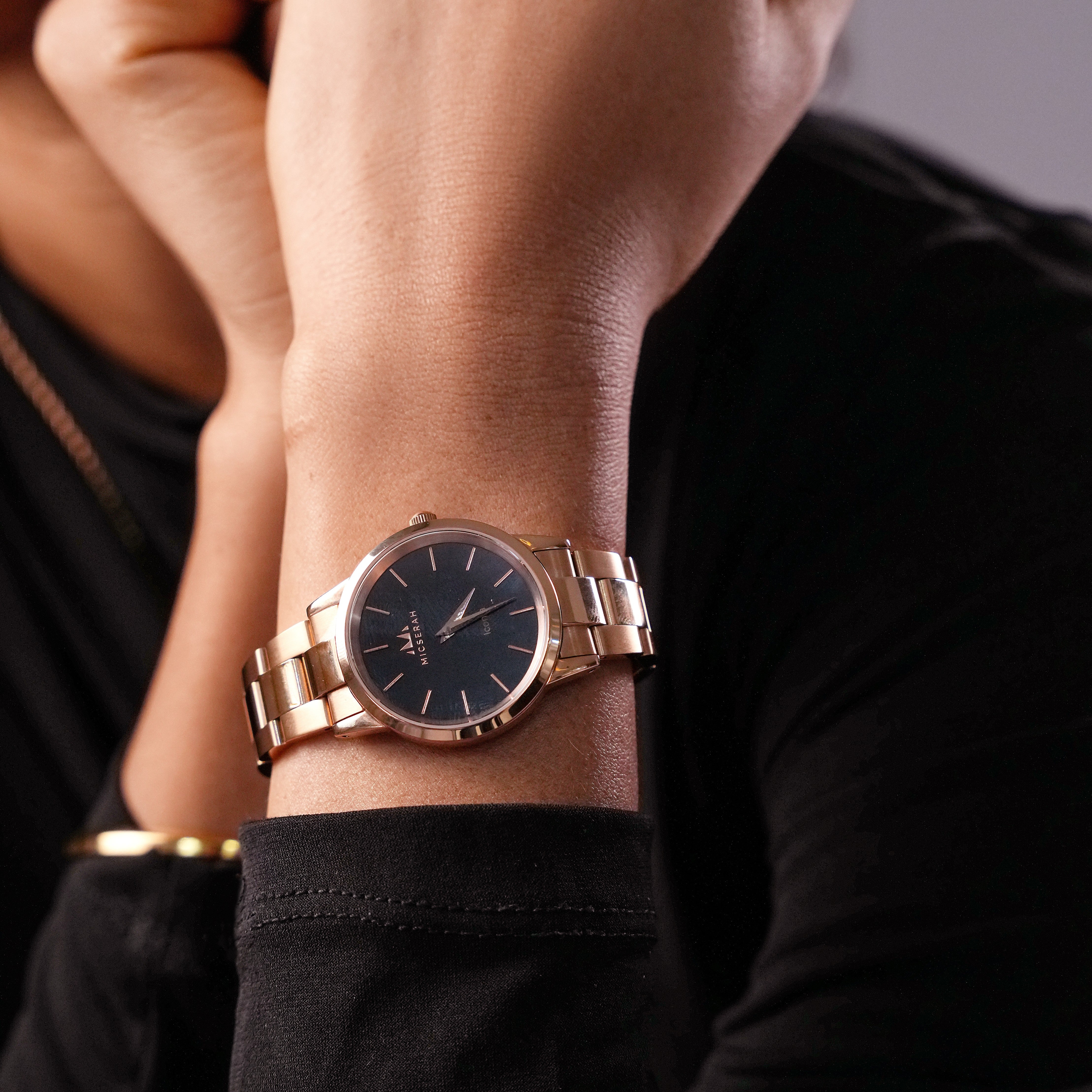Iconia Black