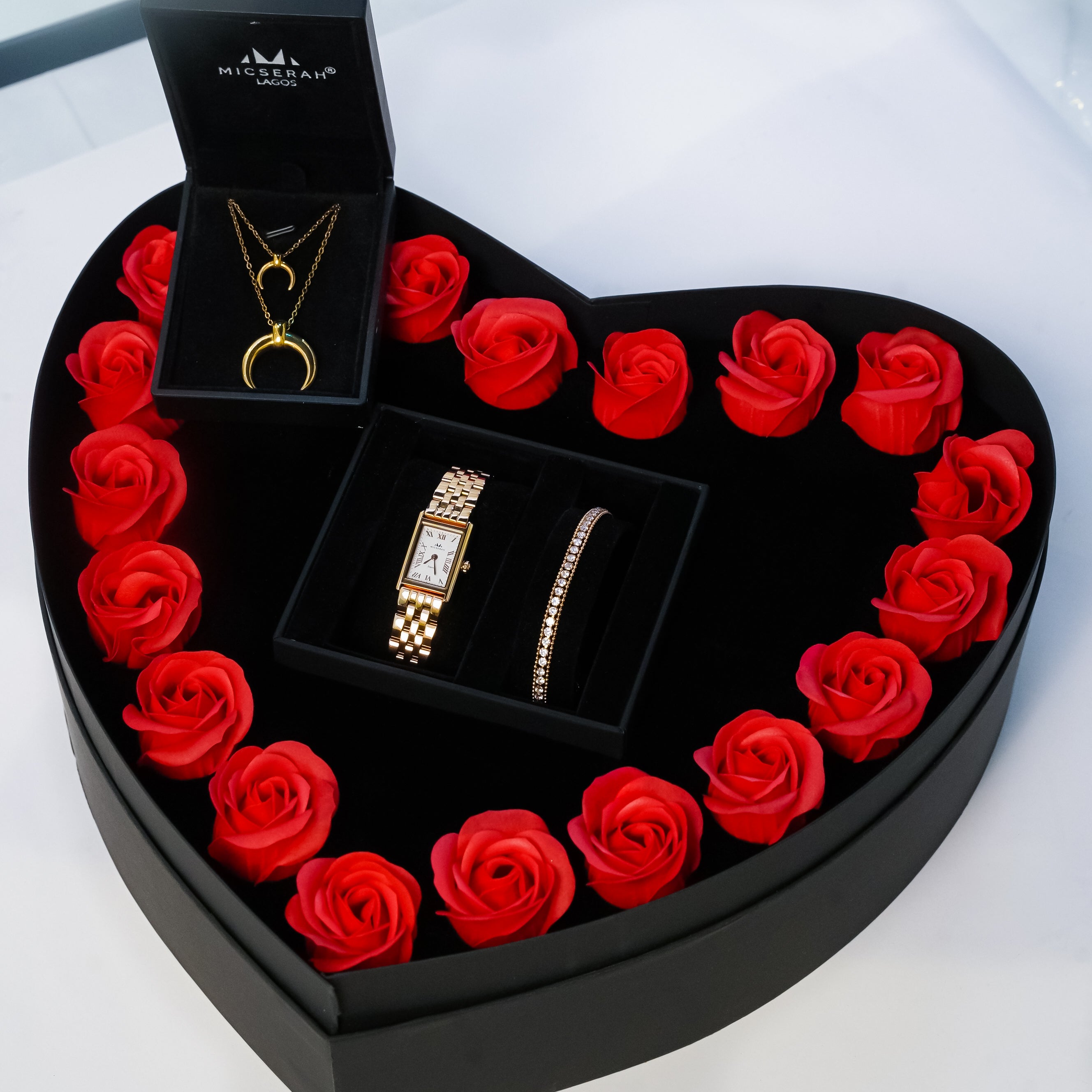 Eterna Rose × Amoura Tennis Bracelet × Moon Necklace (With Flower Box)