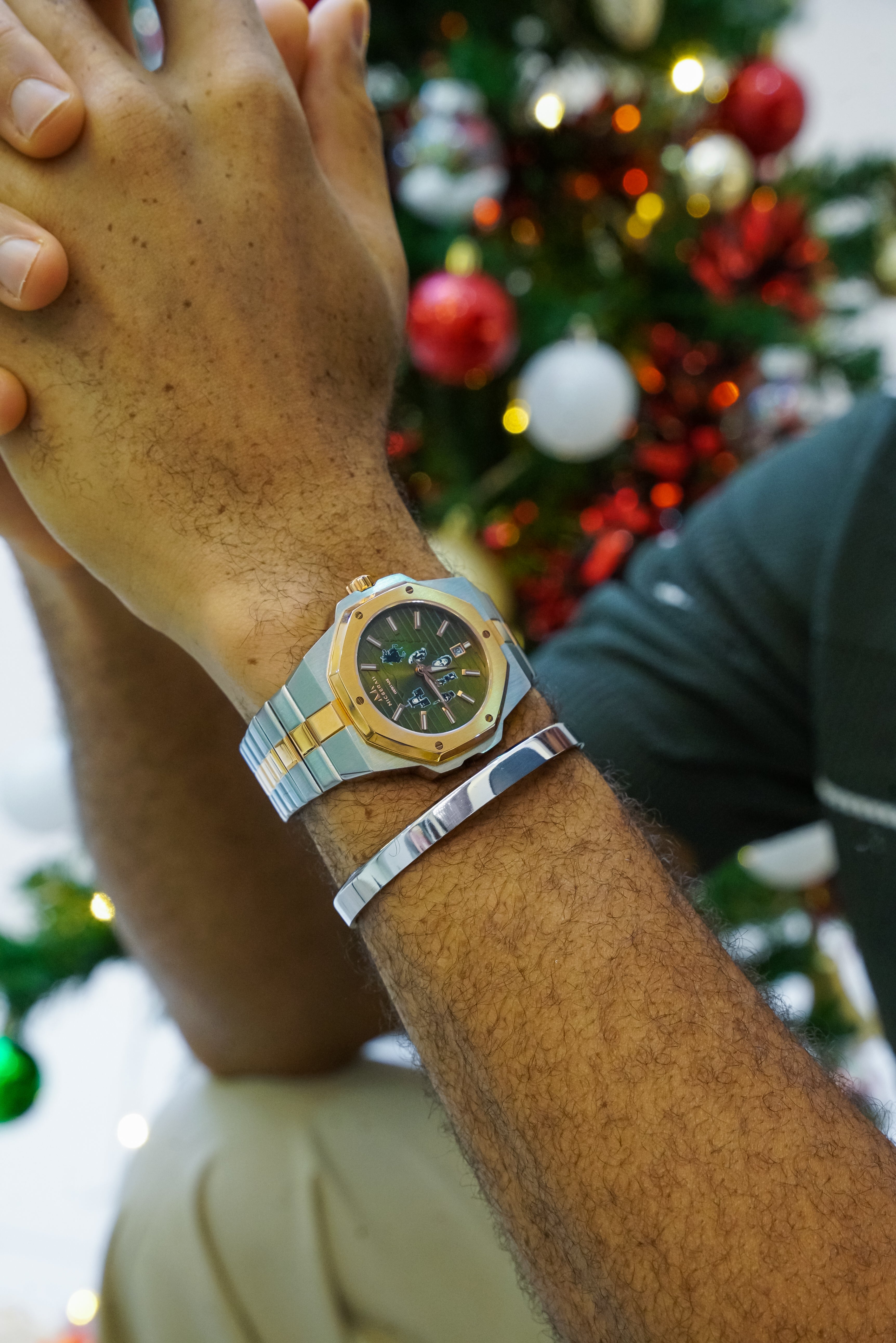 Heritage Green- Silver Rose