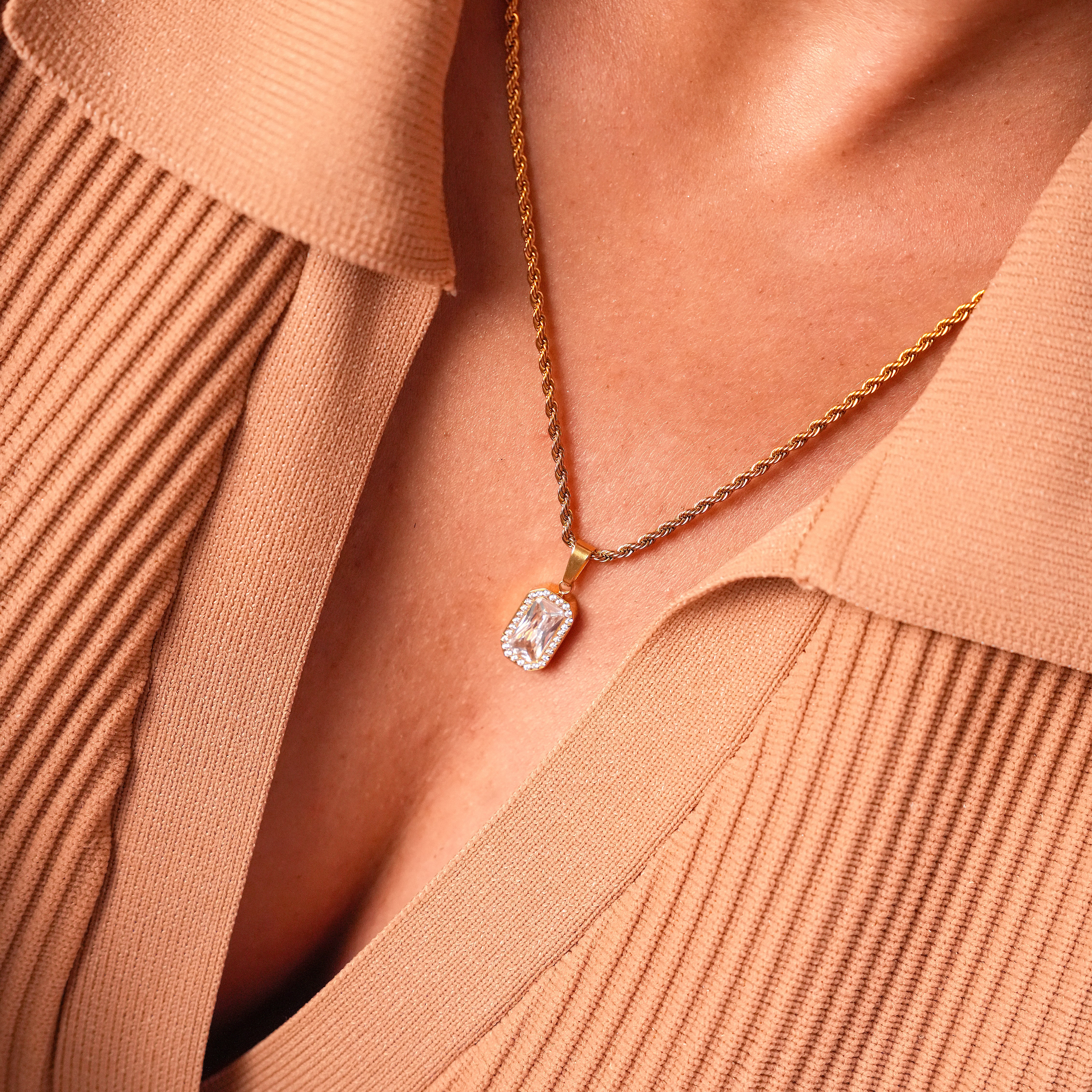 Golden Éclat Necklace – Yellow Gold