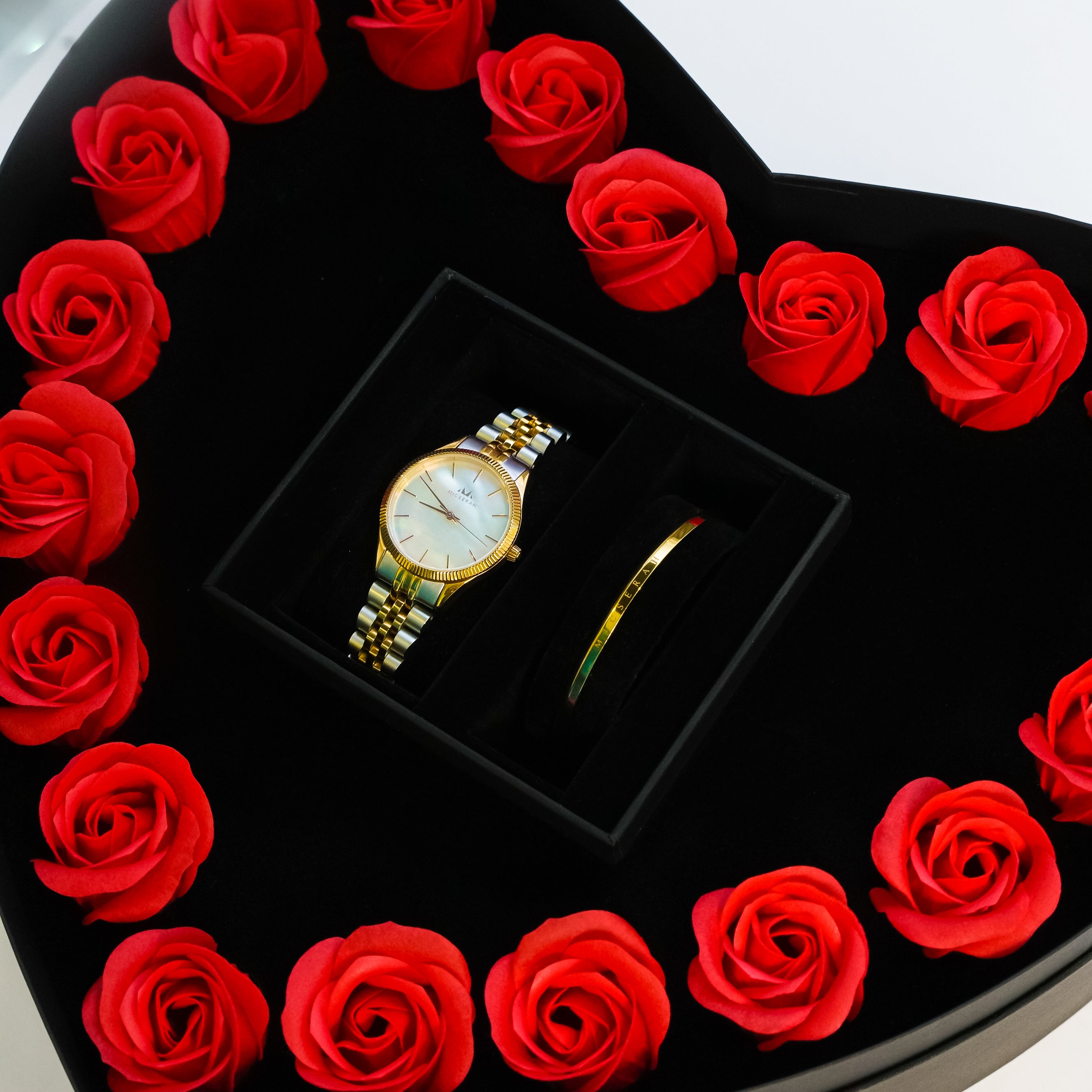 Seashell Gold × Royal Cuff Gold (With Flower Box)